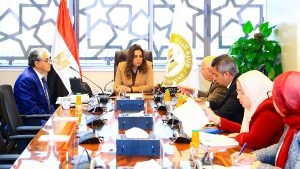 تنفيذ المشروعات ذات الأثر البيئي والاقتصادي والاجتماعي الواضح لدعم خطط التنمية