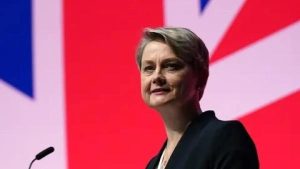 وزيرة الخارجية البريطانية: سأبحث في واشنطن تأمين سلام عادل ودائم في أوكرانيا