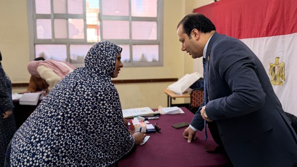 توافد أهالي دمنهور على لجان الإعادة بانتخابات النواب بالبحيرة توافد أهالي دمنهور على لجان الإعادة بانتخابات النواب بالبحيرة