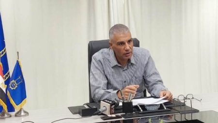 محافظ أسوان: تأمين صناديق الاقتراع لجولة الإعادة لانتخابات النواب وتسليمها للجان الفرز