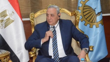 محافظ الغربية يتابع حركة المواصلات الداخلية بطنطا وتطوير حديقة الأندلس