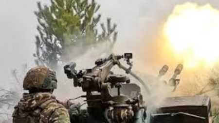 موسكو: الدفاعات الجوية الروسية أسقطت 121 مسيرة أوكرانية الليلة الماضية