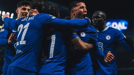 تشيلسي يفوز على إيفرتون بثنائية ويقتحم المربع الذهبي بالبريميرليج