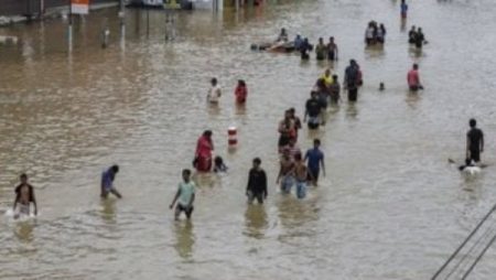 خسائر بشرية وتعطيل الحياة اليومية.. طقس عاصف يضرب عدة دول عربية