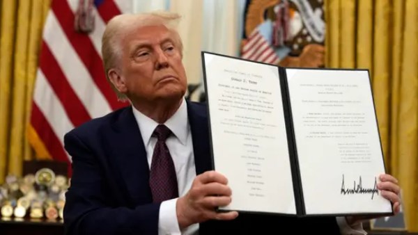 بينها فلسطين وسوريا .. ترامب يوسّع عدد حظر دخول الدول الولايات المتحدة