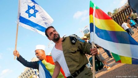 أسلحة ومرتبات شهرية.. تفاصيل صادمة عن الدعم الإسرائيلي السري لـ «الدروز» في سوريا