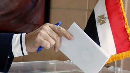 المصريون بالخارج يواصلون التصويت اليوم في إعادة 55 دائرة بالمرحلة الثانية