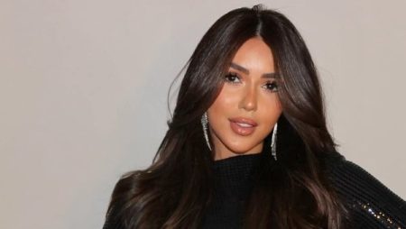 سارة سلامة تحتفل بعيد ميلادها بإطلالة سوداء جذابة