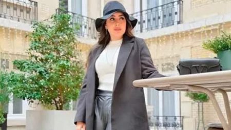 الجو ساقعة يا فنانة .. جدل حول أحدث إطلالات آيتن عامر عبر فيس بوك | شاهد