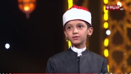 عمر علي: قبل التلاوة بشرب ميه دافية عشان صوتي يبقي مرتاح