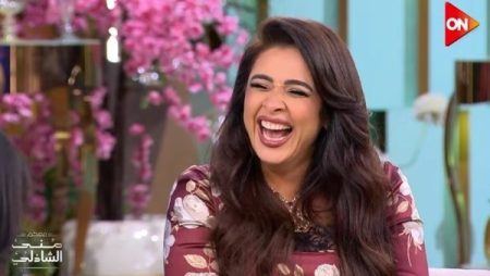 ياسمين عبد العزيز: الشهرة تمنعني أخرج مع أي شخص خوفًا من كلام الناس