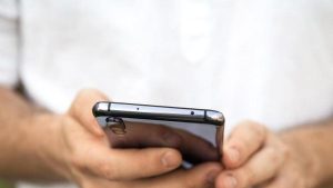 لينكات مشبوهة تخترق الهواتف في أكثر من 150 دولة.. ما موقف مصر؟