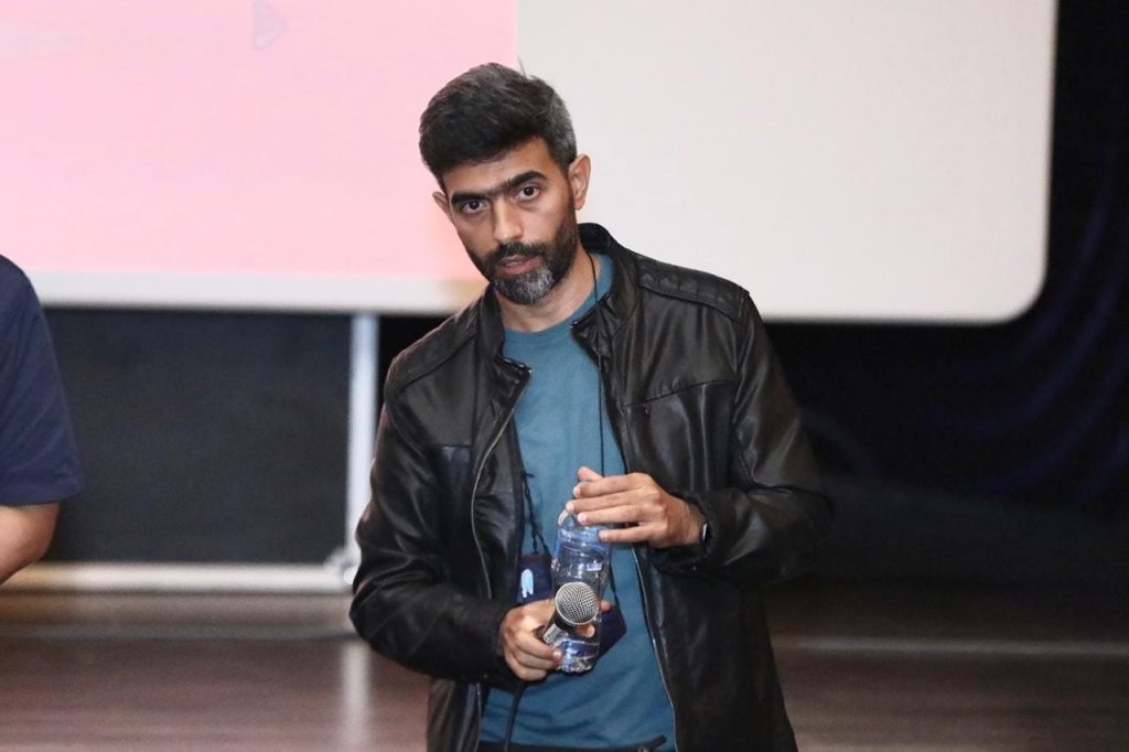 عمرو عابد: كنت خائف من السفر .. وابتعادي 4 سنوات أجمل فترات حياتي | خاص