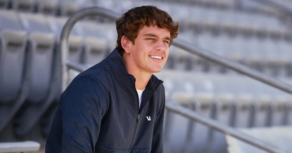 أعط هدية Vuori! تسوَّق لشراء أفضل الملابس الرياضية الرجالية الناعمة لنطاق القيادة لتناول العشاء