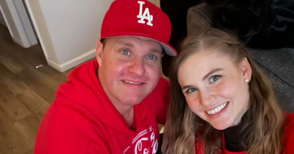 خطيبة زاكري تاي بريان جوني فاي كارترايت تعود إلى الحجز بعد انتهاك شروط إطلاق سراحها (حصريًا)