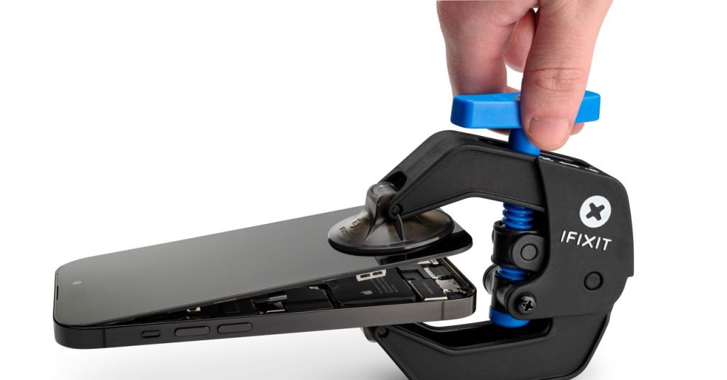 iFixit ضع خبير إصلاح Chatbot في التطبيق