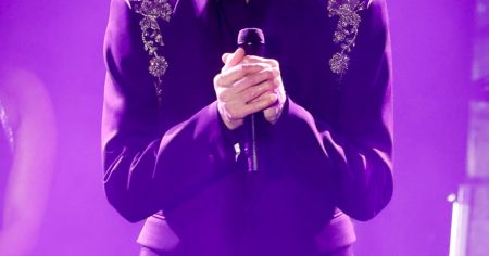 هل باري مانيلو مدخن؟ ماذا قال المغني عن التدخين قبل تشخيص سرطان الرئة؟