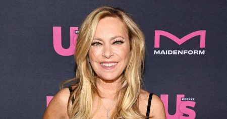 Sutton Stracke يرد على الادعاءات بأن فريق عمل فيلم “RHOBH” كان باردًا في BravoCon 2025 (حصريًا)