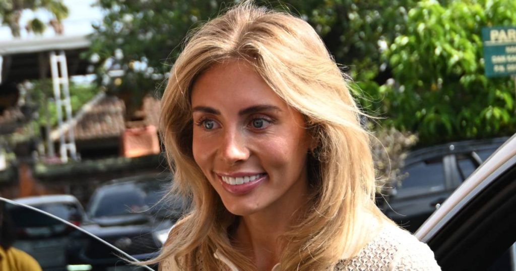 بوني بلو تتلقى غرامة، وتُدرج في “القائمة السوداء” لإندونيسيا لمدة 10 سنوات بعد اعتقالها في بالي: تقرير