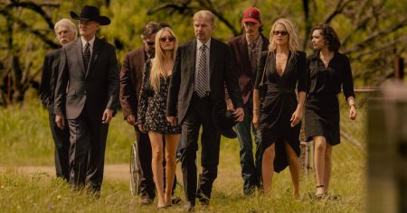 جاكوب لوفلاند من Landman يثير كيف أن الموسم الثاني يحتوي على “مفاجآت” لا أحد “يرى أنها قادمة” بعد الوفيات الماضية التي تظهر على الشاشة (حصريًا)