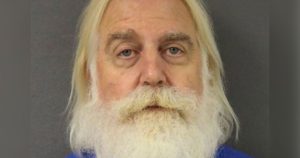 القبض على سانتا المستأجر والمعلم السابق في نيوجيرسي بتهمة إباحية الأطفال