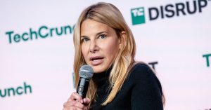 تقوم OpenAI بتعيين الرئيس التنفيذي لشركة Slack في منصب الرئيس التنفيذي الجديد للإيرادات