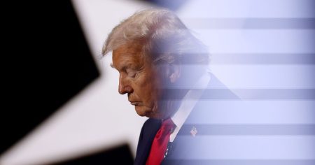 ترامب يوقع أمراً تنفيذياً يهدد بمعاقبة الولايات لإقرارها قوانين الذكاء الاصطناعي