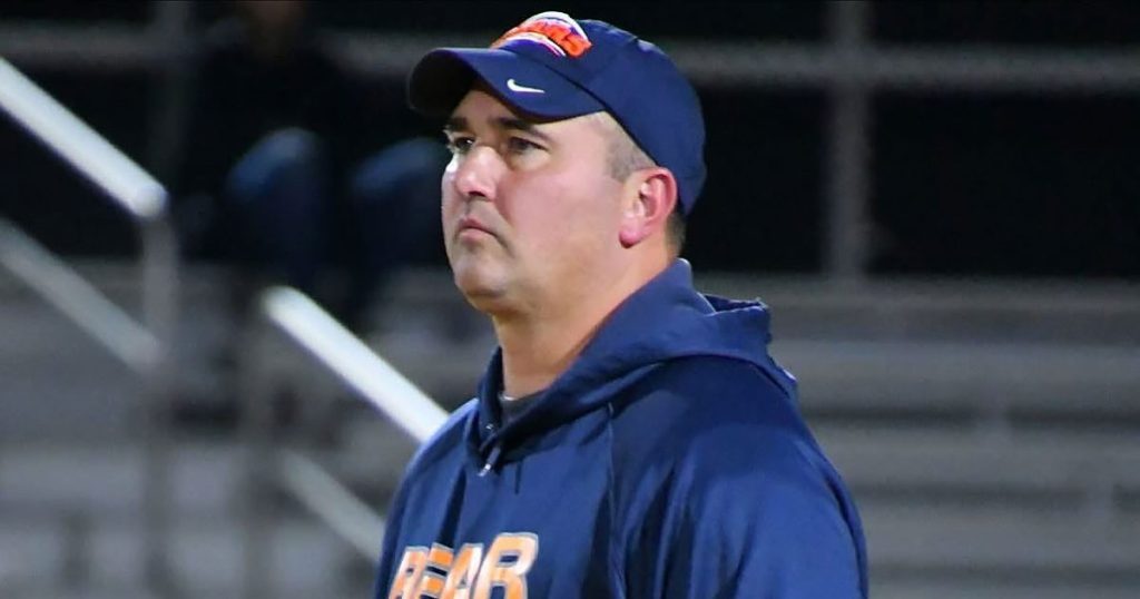 فريق مدرب كرة القدم المفقود في المدرسة الثانوية ترافيس تورنر يخسر في الدور نصف النهائي على مستوى الولاية وسط الاختفاء