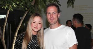 القبض على زوج عارضة الأزياء ديفون أوكي بتهمة الكر والفر، ورفعت الضحية دعوى قضائية عليه بتهمة الإهمال