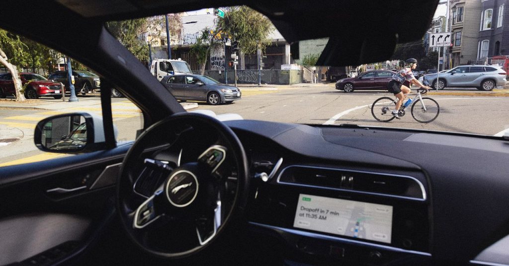 هل يمكن لراكبي الدراجات والسيارات ذاتية القيادة أن يكونوا أصدقاء؟