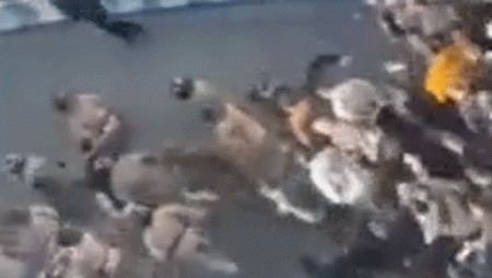 ترامب يخاطب احتجاجات إيران وسط الانهيار الاقتصادي وأزمة العملة