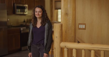 تم إصدار الفيلم الأخير للممثلة “Walking Dead” كيلي ماك “Universal” بعد 4 أشهر من الوفاة بسبب الورم الدبقي