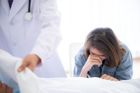 عزيزتي آبي: اختار ابني ديزني لاند على عمته المريضة