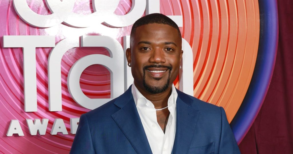 يقول Ray J إنه يتنقل ويطلب الطعام والمأوى بعد اعتقاله في عيد الشكر