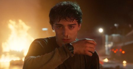 “أشياء غريبة” تعمل على إصلاح خطأ في الإنتاج بعد أن اكتشف المعجبون خطأ في التحرير في Blink-and-You-Miss-It