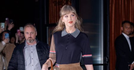 صنعت تايلور سويفت للتو أقراط كيندرا سكوت هذه التي لا بد من شراؤها – تسوقها للبيع