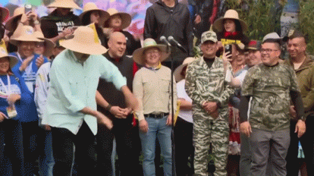 مادورو يهدد بـ “تحطيم أسنان” الإمبراطورية الأمريكية مع تصاعد التوترات