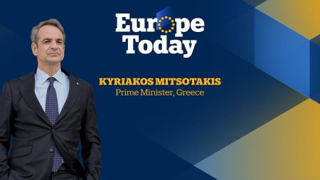 أوروبا اليوم: رئيس الوزراء اليوناني ينضم إلى قمة الاتحاد الأوروبي الطارئة بشأن جرينلاند ويستأنف ترامب اليوم