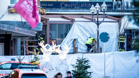 حريق متفجر يقتل عدة أشخاص في حانة بجبال الألب السويسرية في ليلة رأس السنة