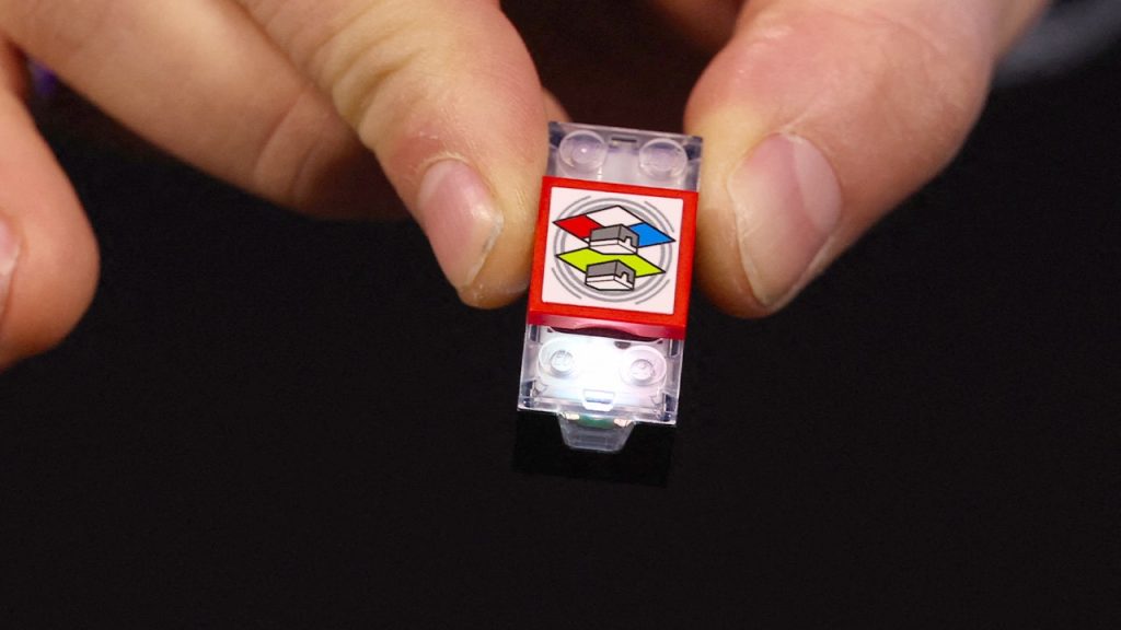 تقدم LEGO تقنية SMART Play للإنشاءات التفاعلية سريعة الاستجابة