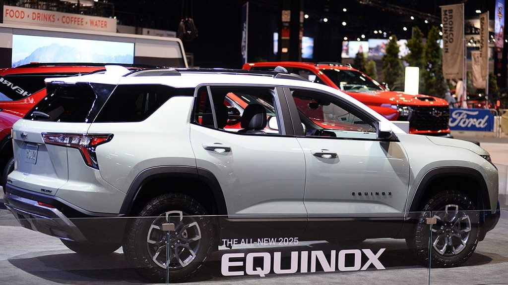 تشيفي تستدعي 80 ألف سيارة بسبب خلل في نظام التنبيه الصوتي للمشاة