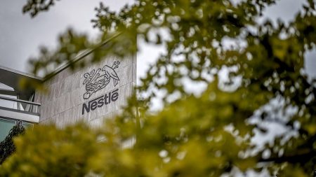 شركات الألبان الكبرى تسحب حليب الأطفال بسبب مخاوف من تلوث السيريوليد