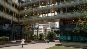 تهدف أمازون إلى بناء أكبر متجر بيع بالتجزئة لها في ضواحي شيكاغو