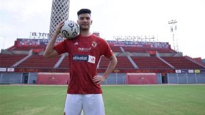 والد أشرف داري يطالب الأهلي بـ 2.5 مليون دولار لفسخ التعاقد