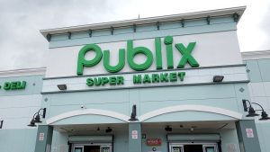يتفوق Trader Joe على Publix في تصنيف متاجر البقالة