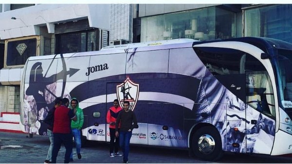 وصول أتوبيس الزمالك ملعب مباراة بتروجيت في الدوري