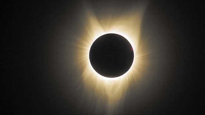 العالم يستعد لأطول كسوف شمسي كلي.. ماذا يحدث في 2026؟