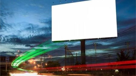 إزالة الإعلان المُخالف دون انتظار .. حماية للطرق وسلامة للمواطنين