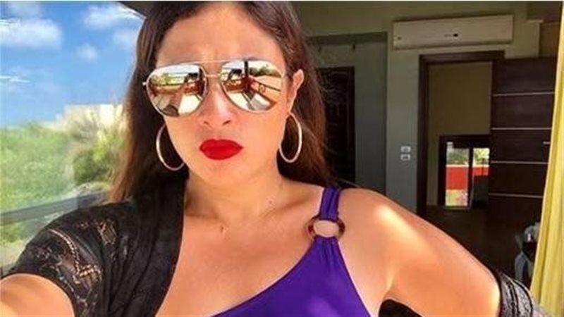 نشرتها من 6 سنوات».. مفاجأة عن الصورة المثيرة للجدل لـ ياسمين عبد العزيز