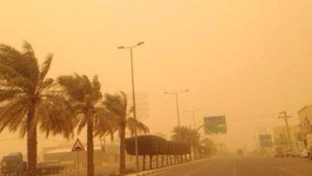 تدهور الرؤية في الصحراء الغربية.. الأرصاد تُصدر إنذارا جويا بسبب نشاط الرياح